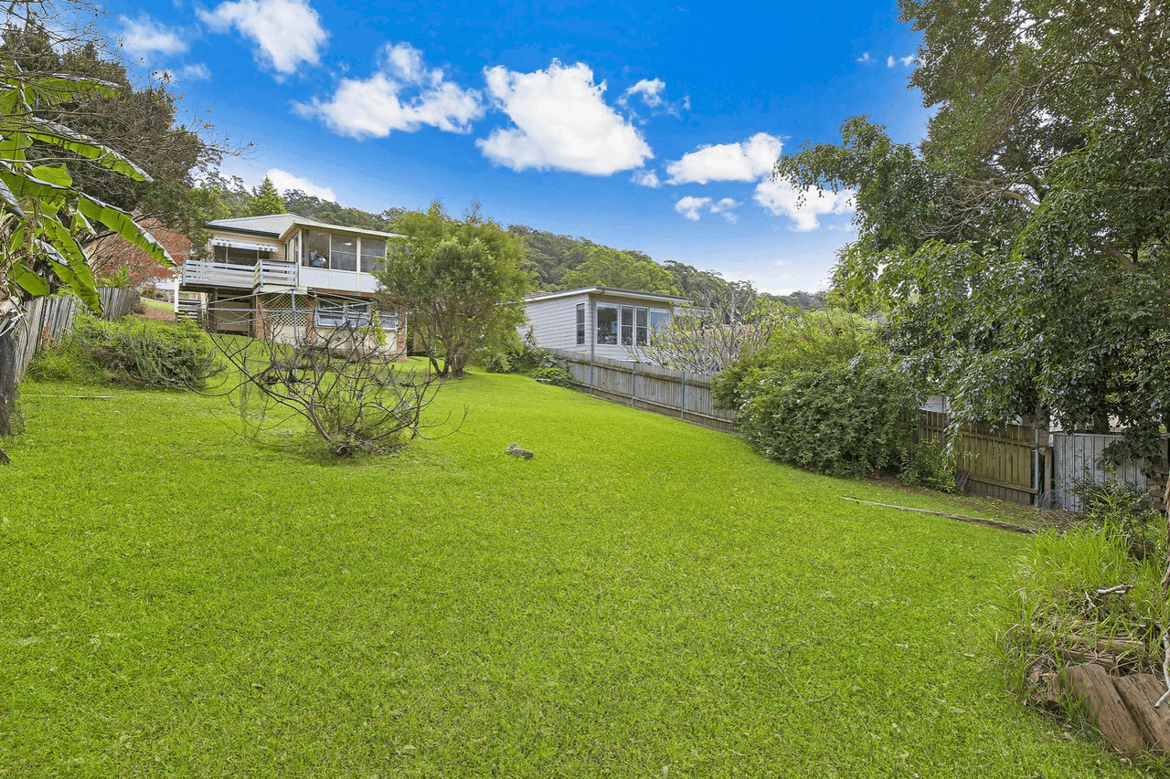 26 Nioka Avenue, POINT CLARE, NSW 2250