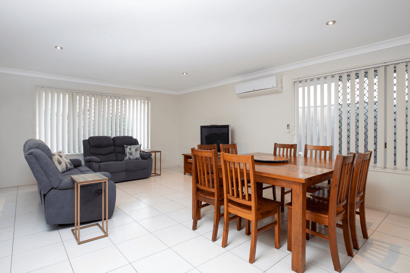 5 Coalstoun Crossing, WATERFORD, QLD 4133