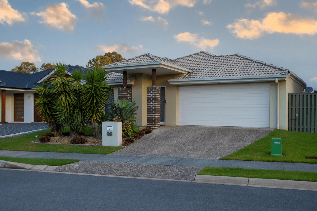 5 Coalstoun Crossing, WATERFORD, QLD 4133