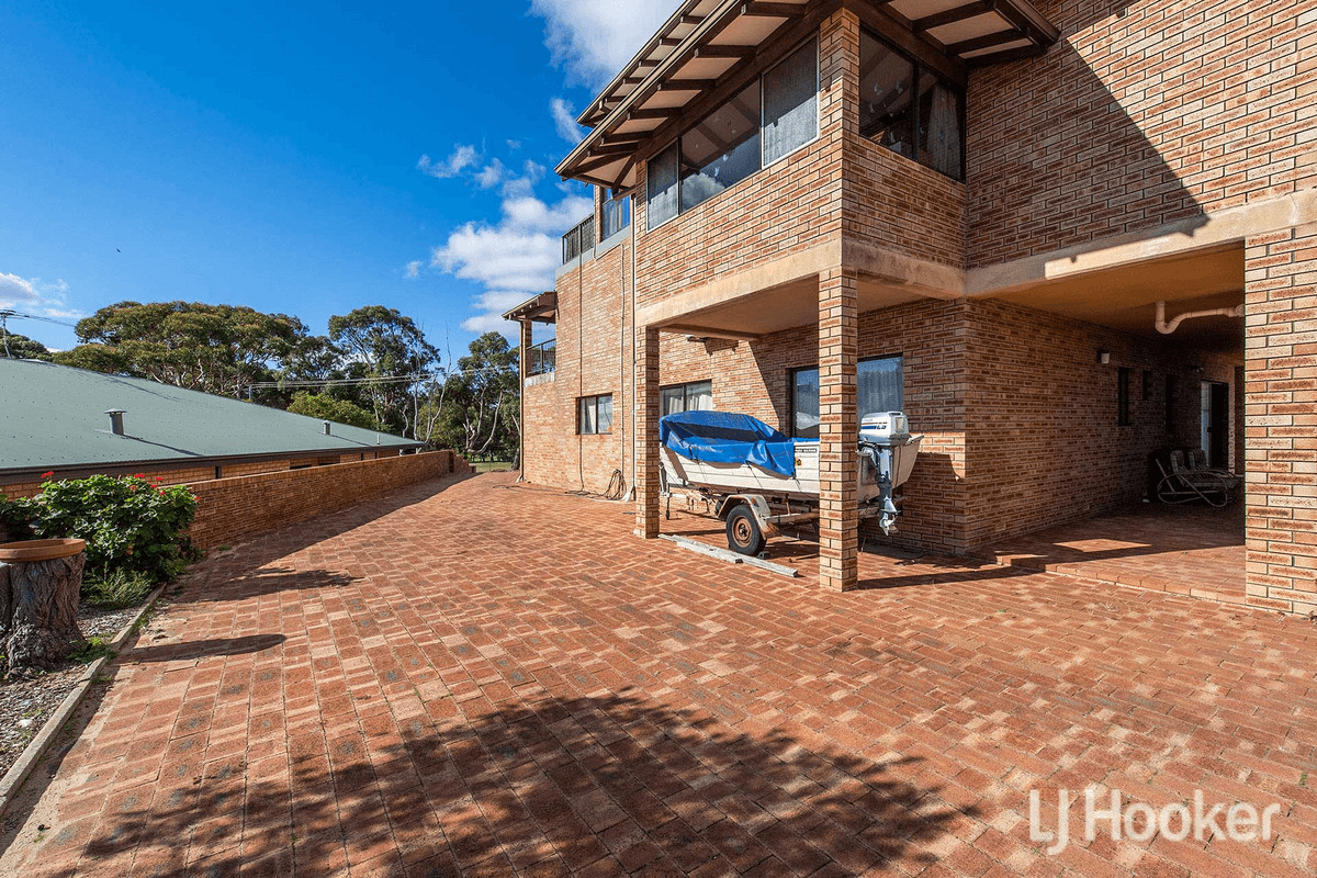 5 Kilkenny Gardens, HALLS HEAD, WA 6210