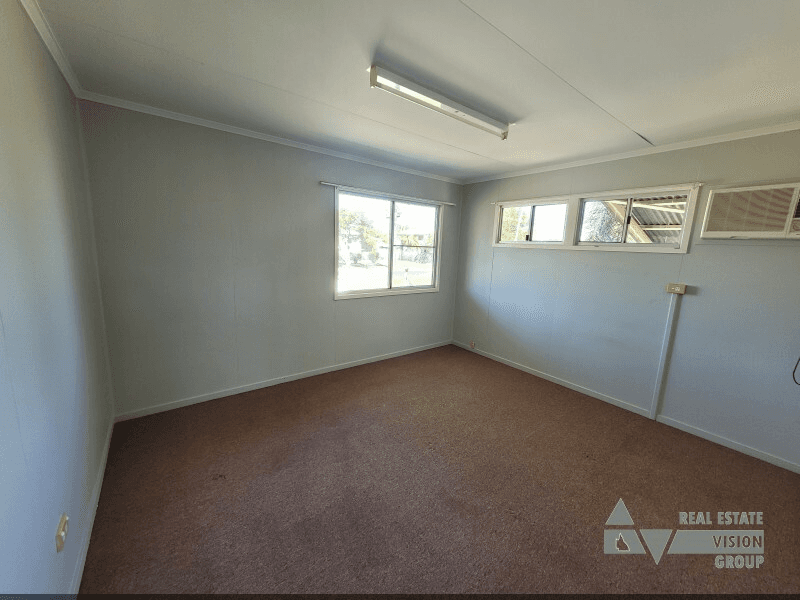 39 Fay St, Blackwater, QLD 4717