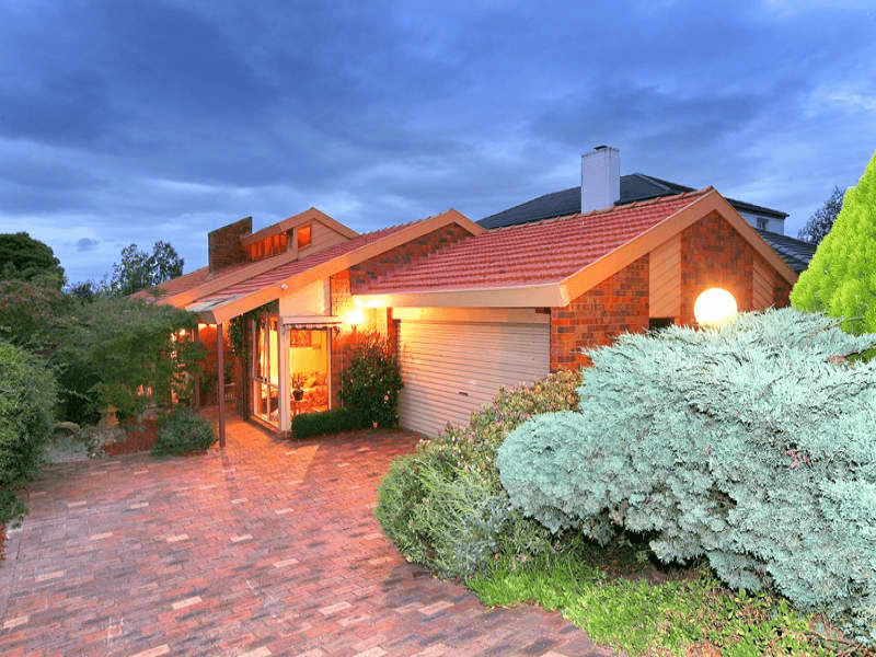 15 Chippendale Terrace, BURWOOD EAST, VIC 3151