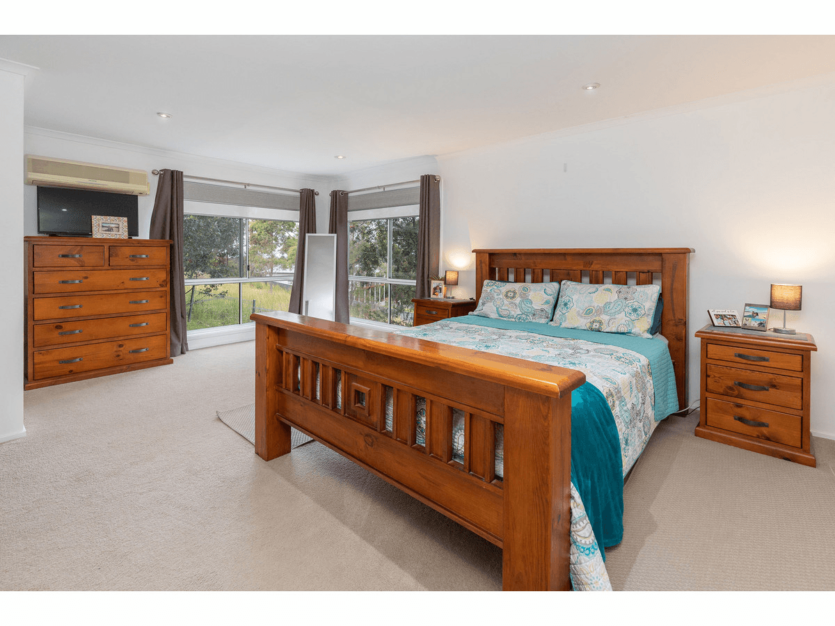 8 The Bridle Path, TALLWOODS VILLAGE, NSW 2430