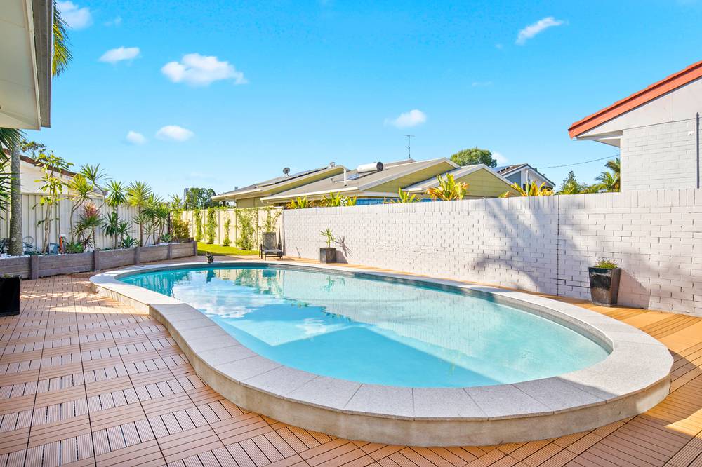 41 Kalimna Drive, BROADBEACH WATERS, QLD 4218