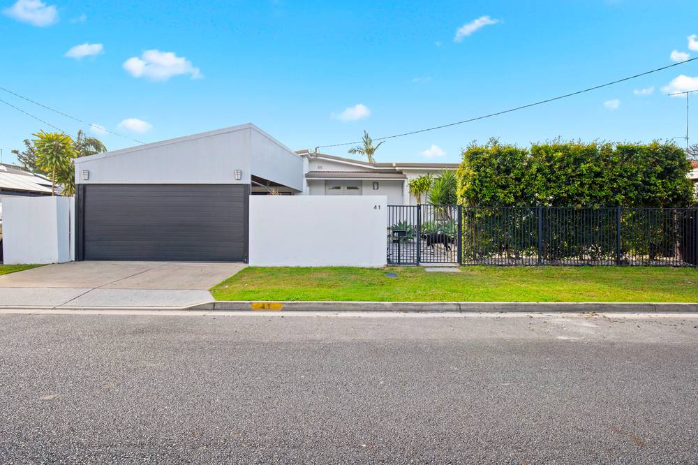 41 Kalimna Drive, BROADBEACH WATERS, QLD 4218