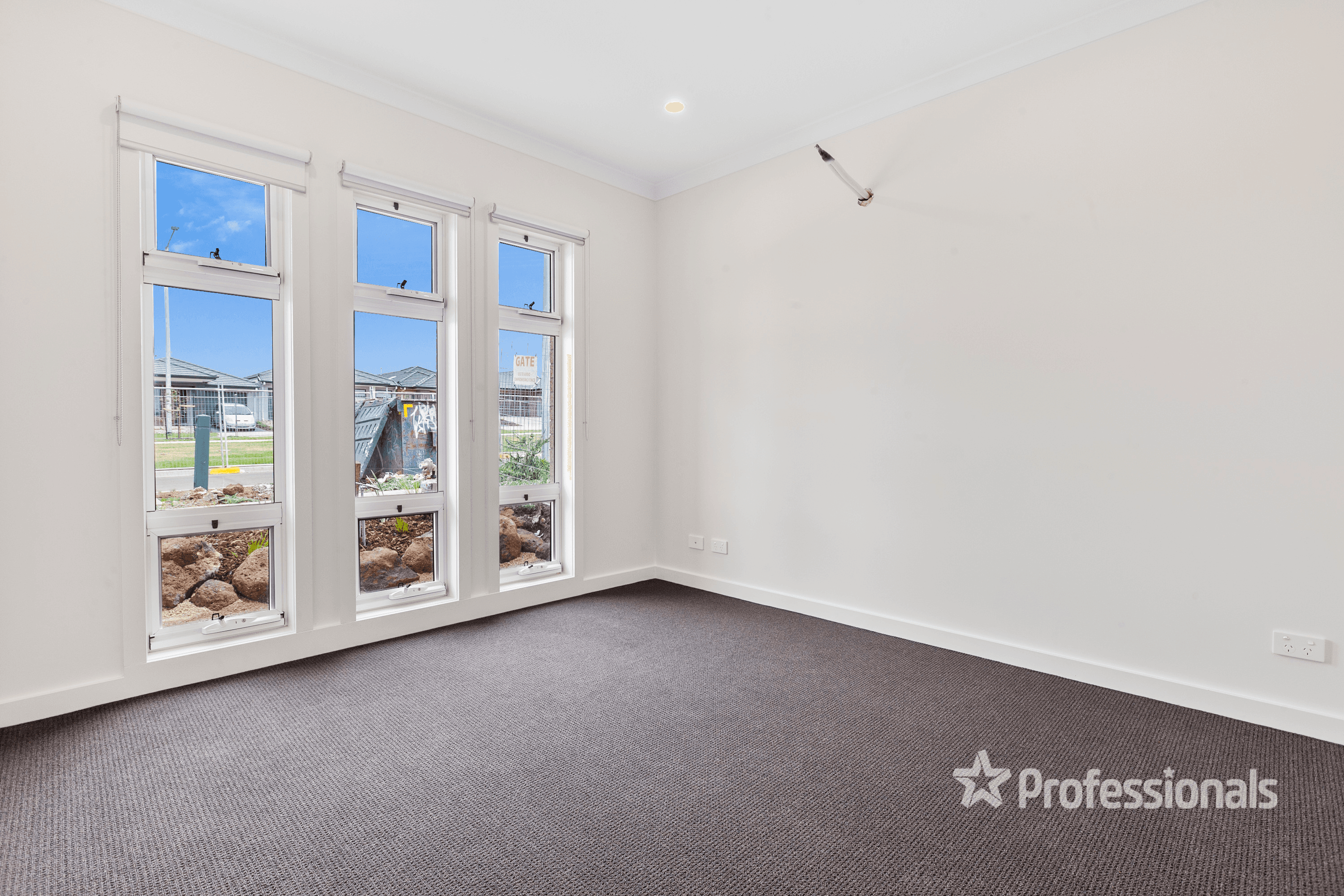 17 Tolkien Drive, MAMBOURIN, VIC 3024