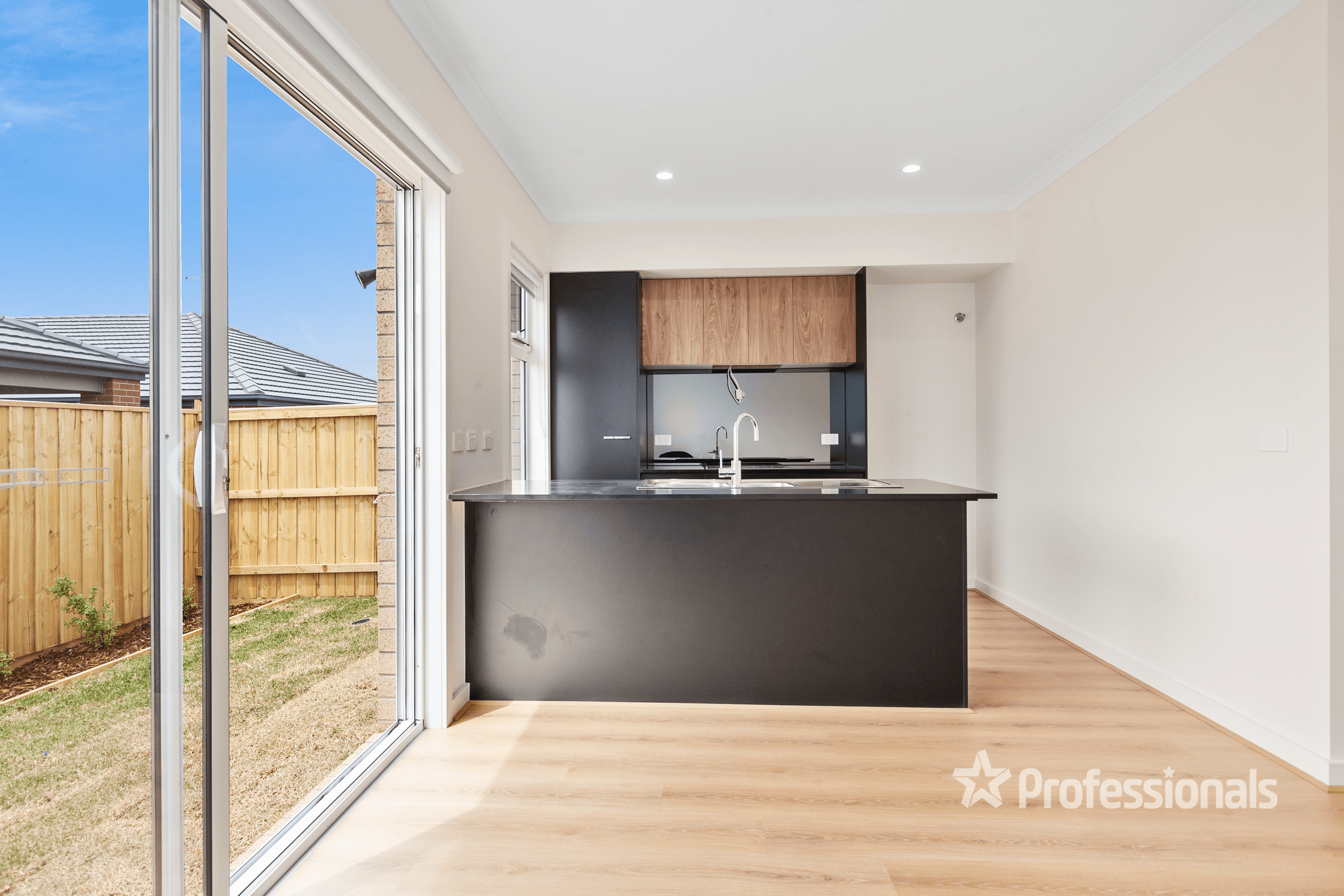 17 Tolkien Drive, MAMBOURIN, VIC 3024