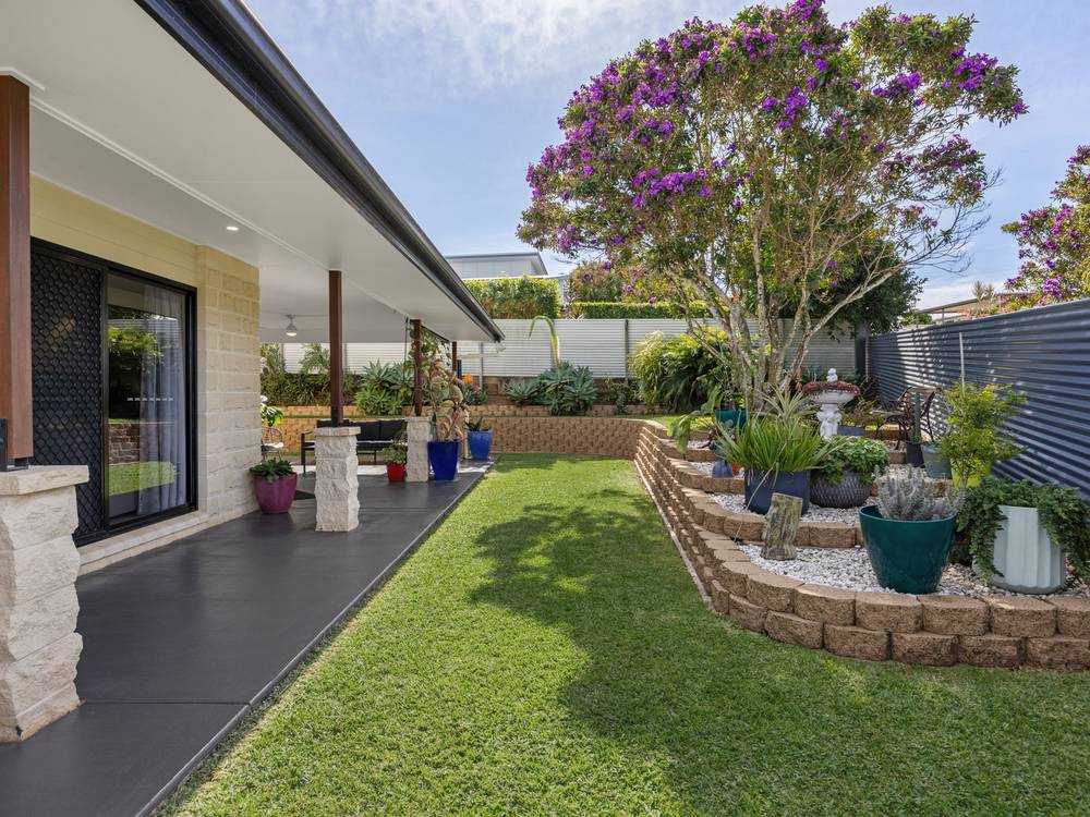 12 Gloria Close, GLASS HOUSE MOUNTAINS, QLD 4518