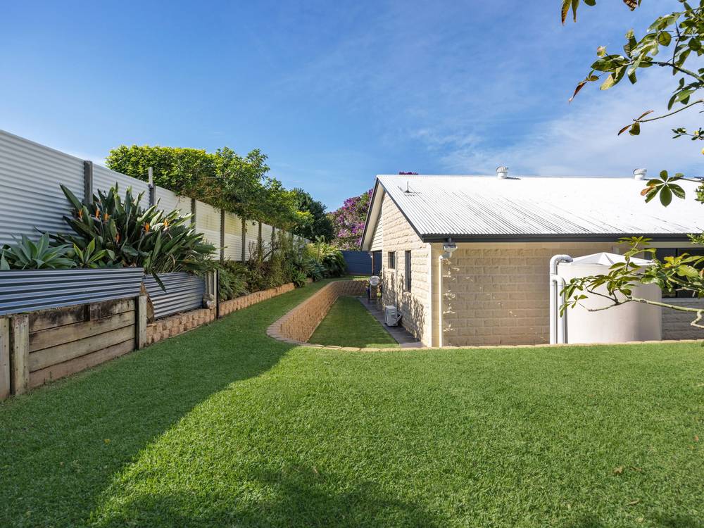12 Gloria Close, GLASS HOUSE MOUNTAINS, QLD 4518