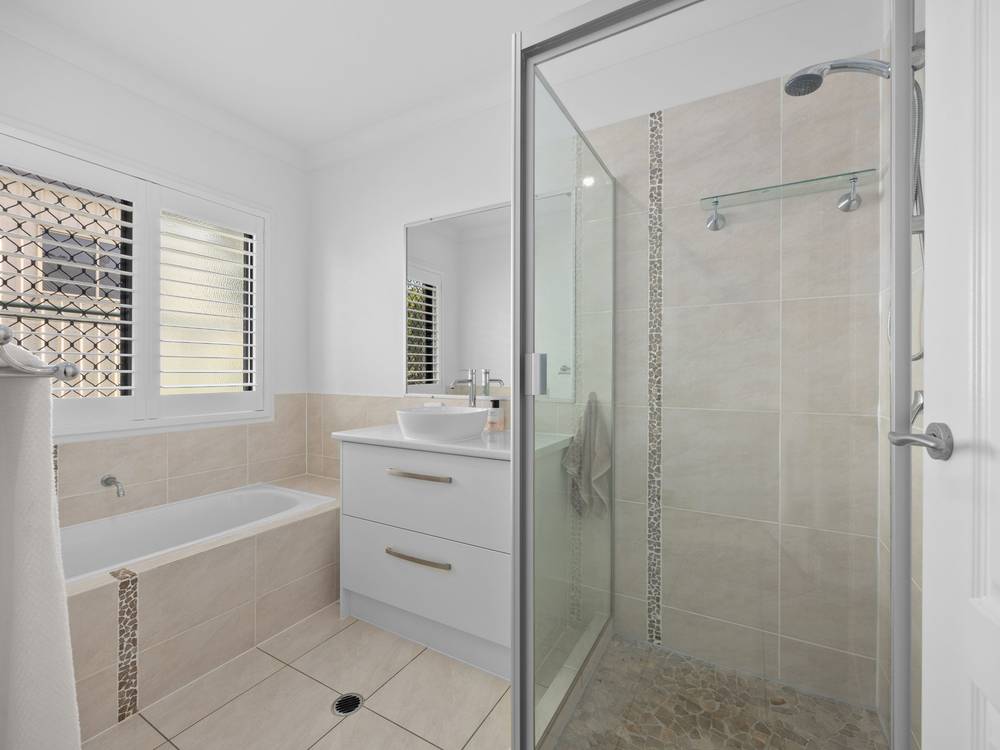 12 Gloria Close, GLASS HOUSE MOUNTAINS, QLD 4518