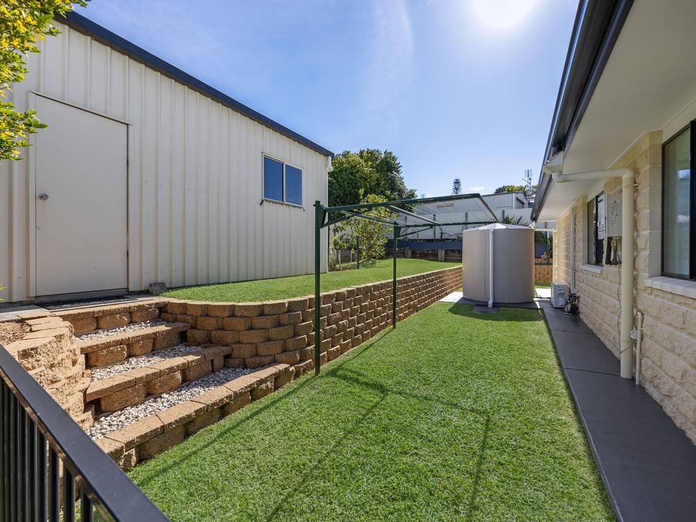 12 Gloria Close, GLASS HOUSE MOUNTAINS, QLD 4518
