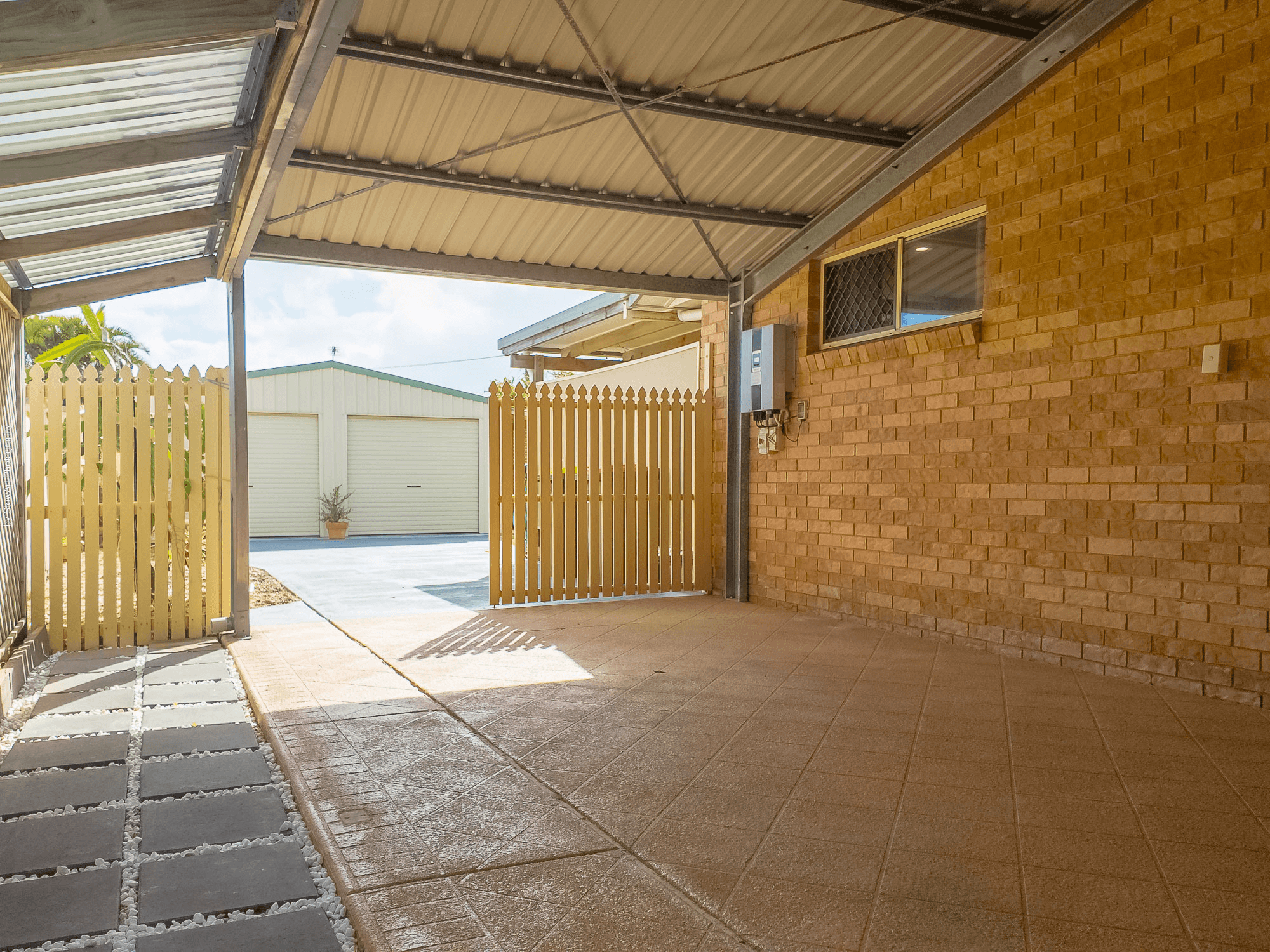 39 Galatea St, Point Vernon, QLD 4655