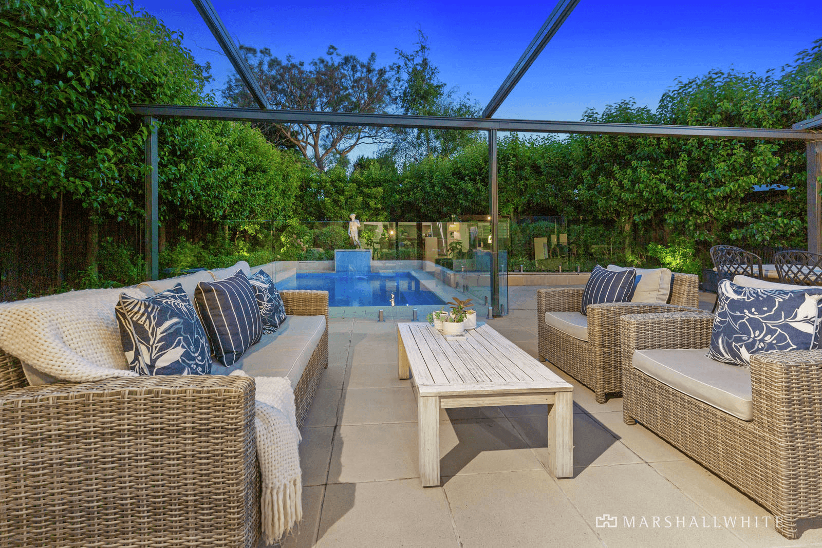 1 Roborough Avenue, Mount Eliza, VIC 3930