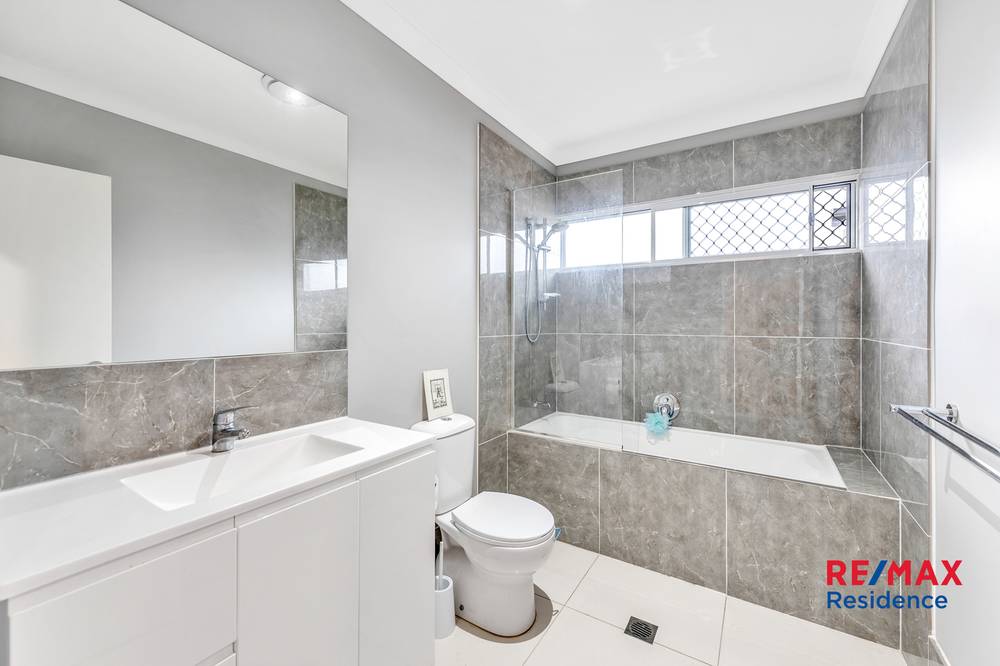 112 Mckinnon Drive, YARRABILBA, QLD 4207