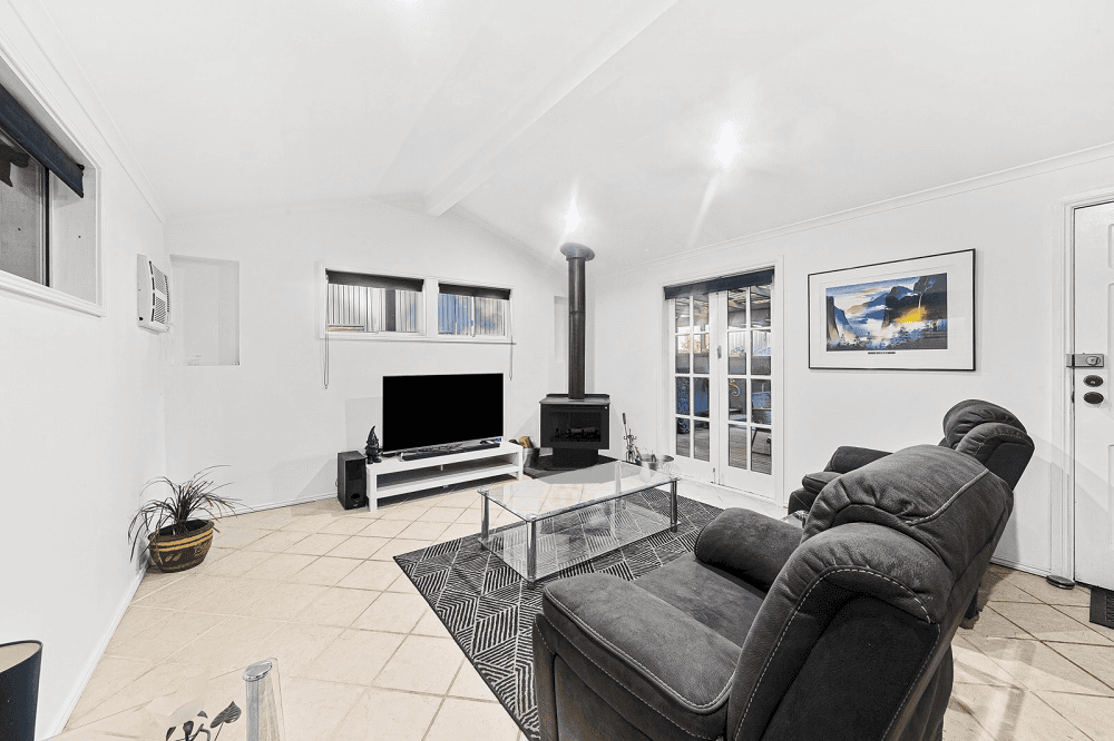 14 Blackbutt Street, WYOMING, NSW 2250