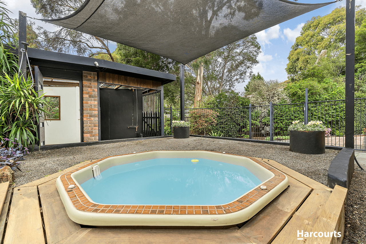 6 Harrow Gardens, WANTIRNA, VIC 3152