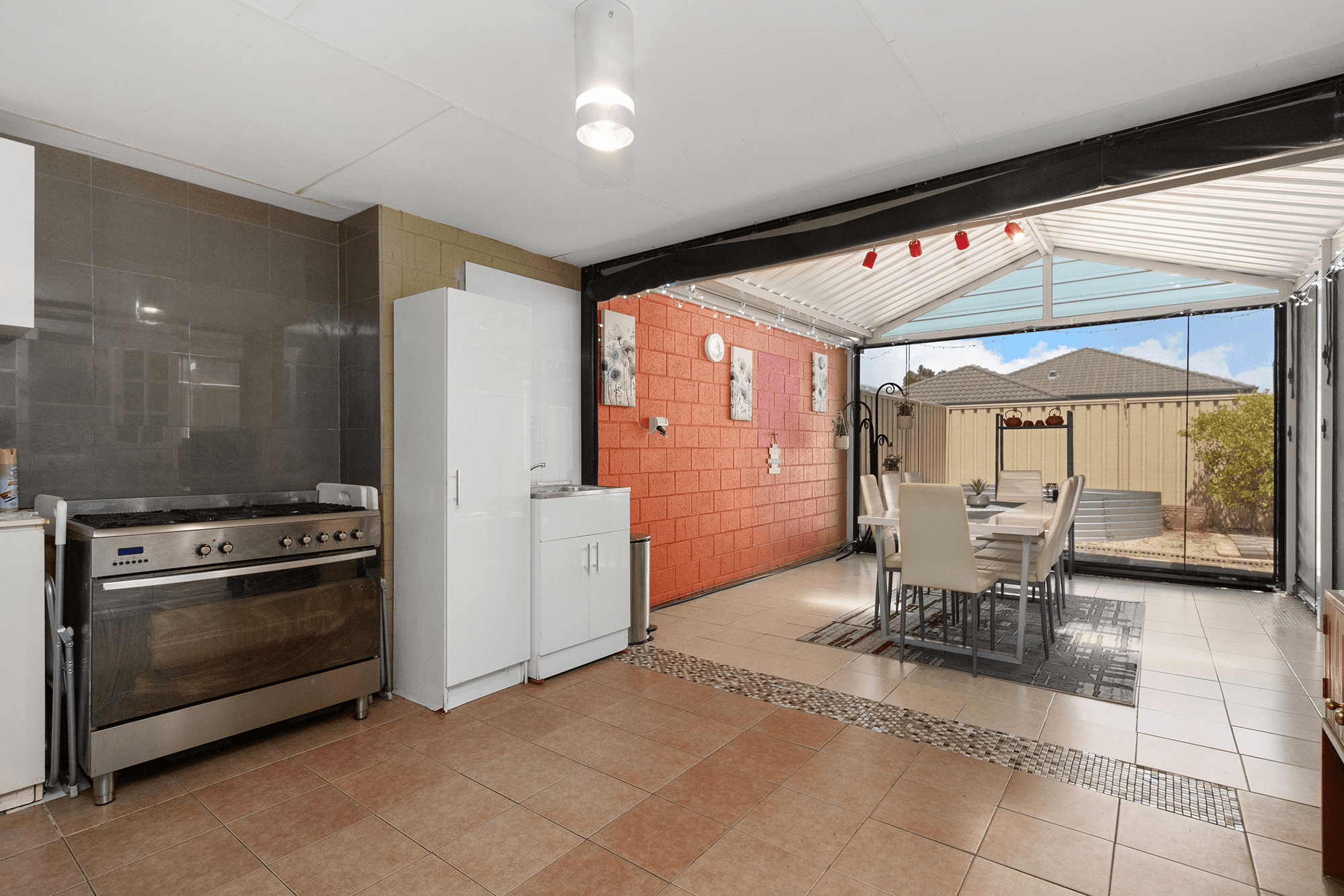 26 Bordeaux Parade, PIARA WATERS, WA 6112