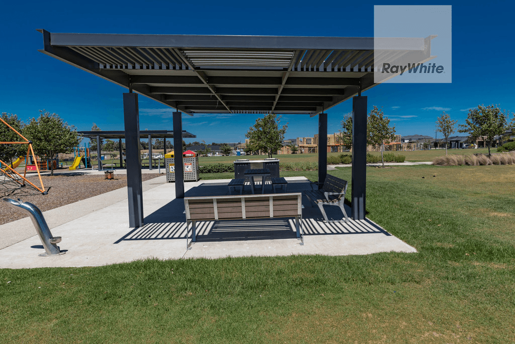 24 Breeze Way, GREENVALE, VIC 3059