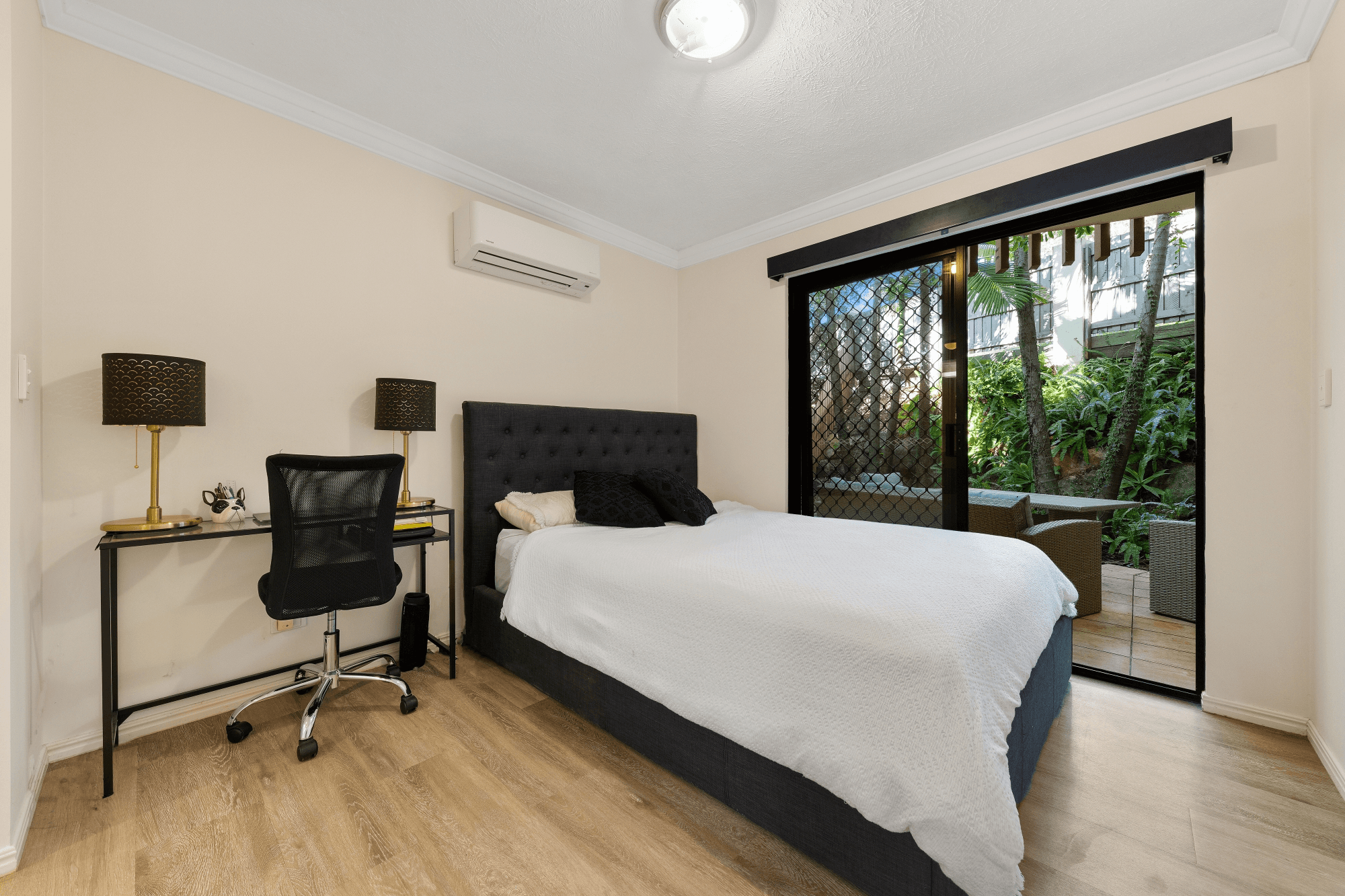 8/182 Carmody Road, St Lucia, QLD 4067