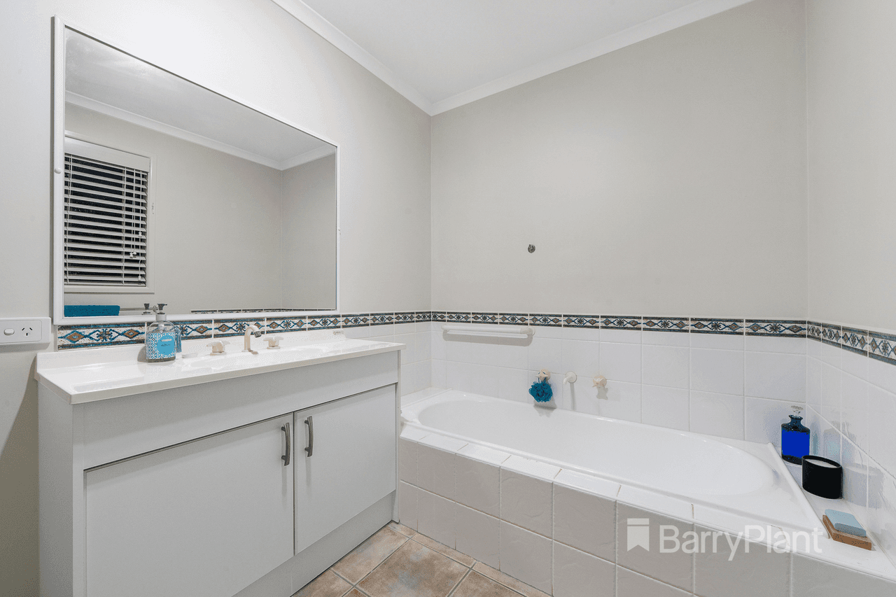 4 Mulsanne Way, MORNINGTON, VIC 3931