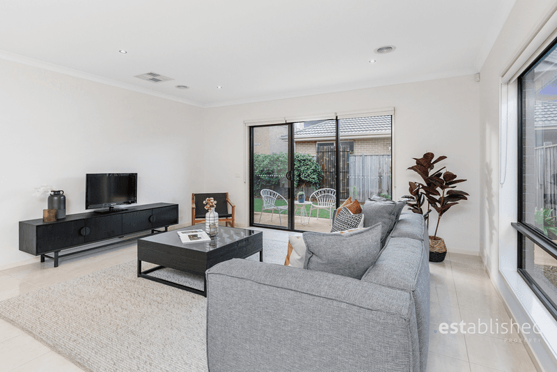 21 Maritime Circuit, SANCTUARY LAKES, VIC 3030