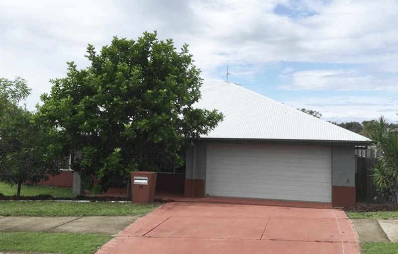 15 Faustina Close, AUGUSTINE HEIGHTS, QLD 4300