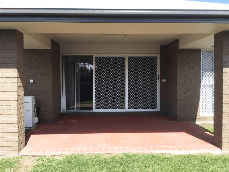 15 Faustina Close, AUGUSTINE HEIGHTS, QLD 4300