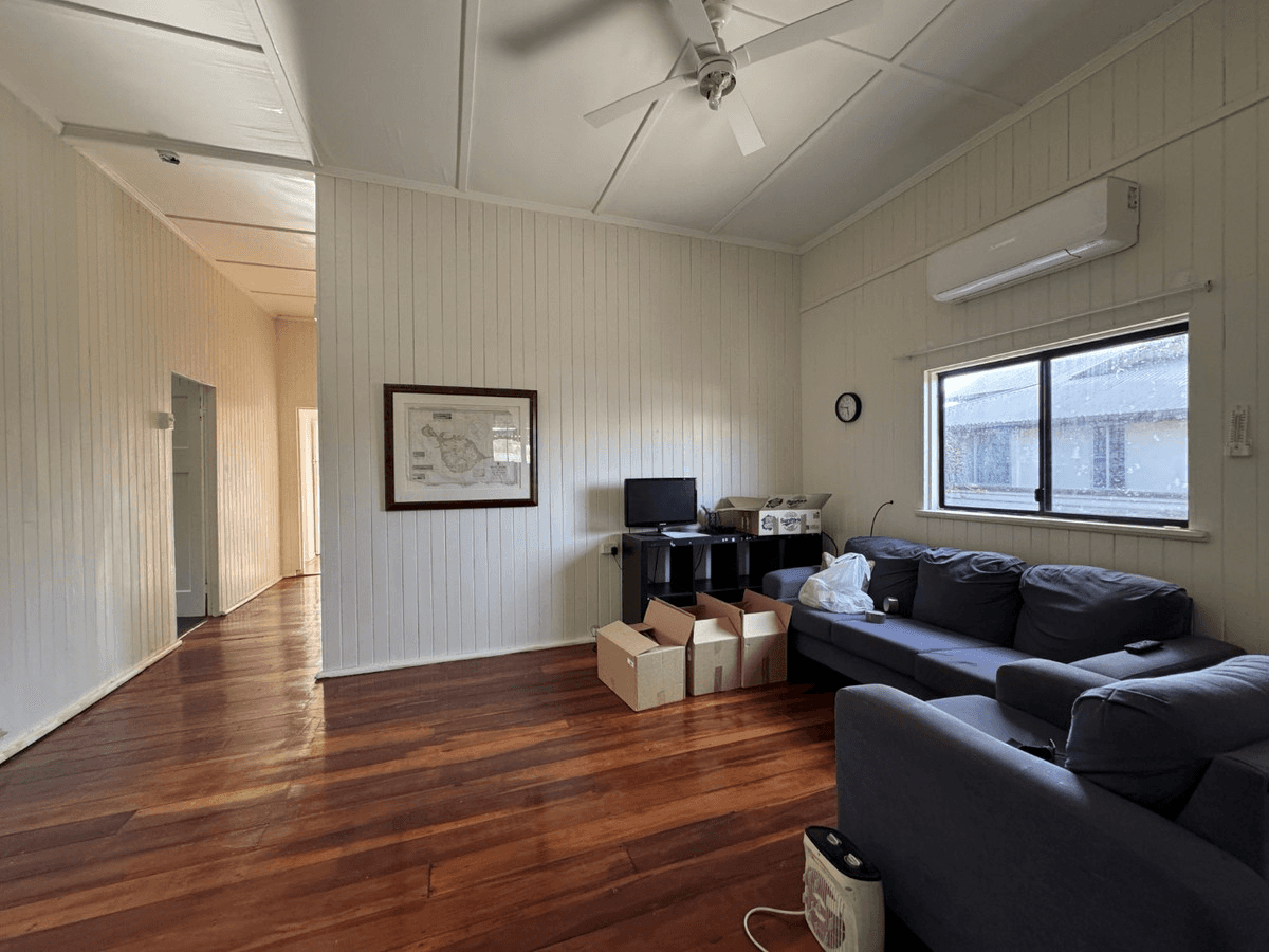 56 Lister Street, MONTO, QLD 4630