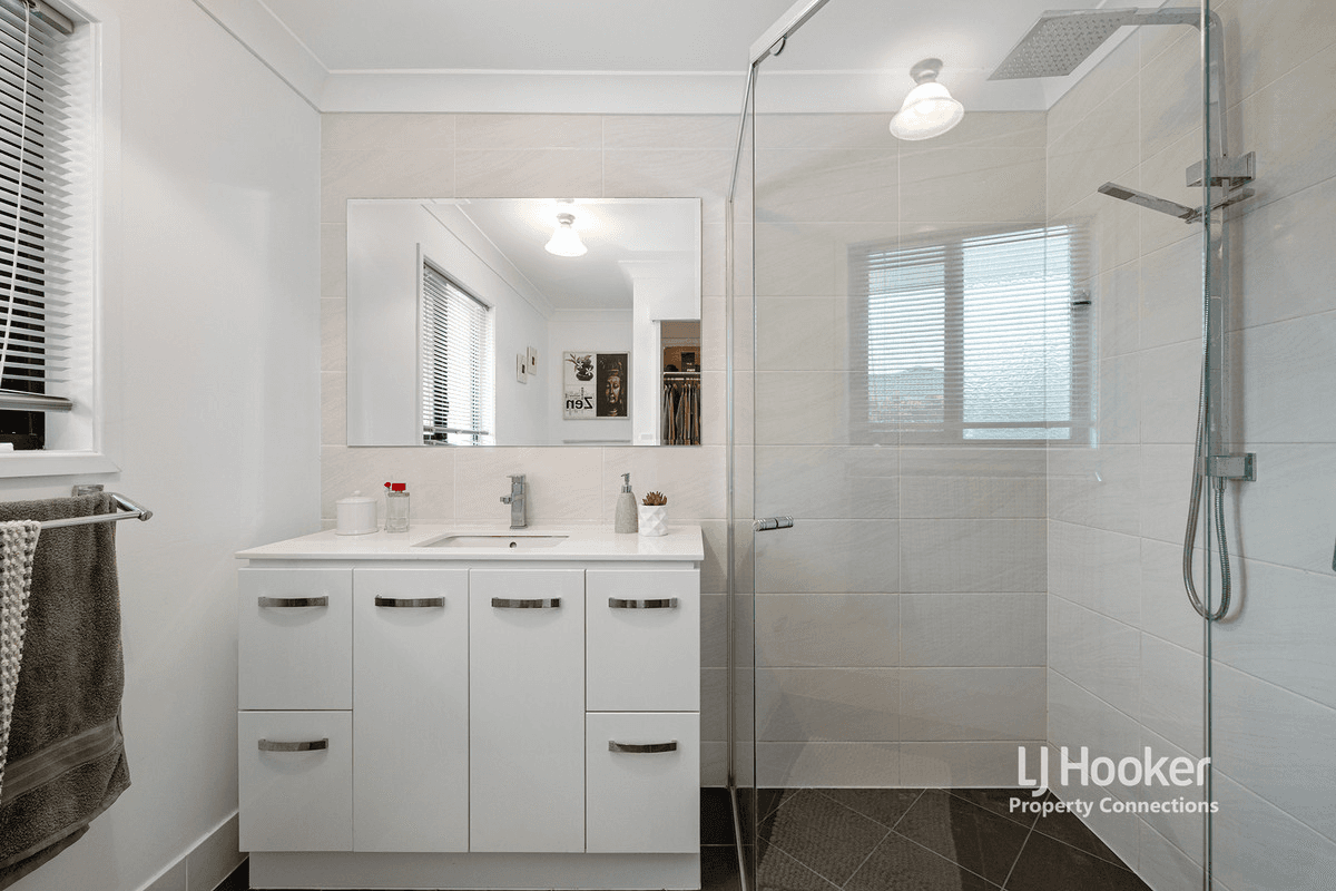153 Saraband Drive, Eatons Hill, QLD 4037