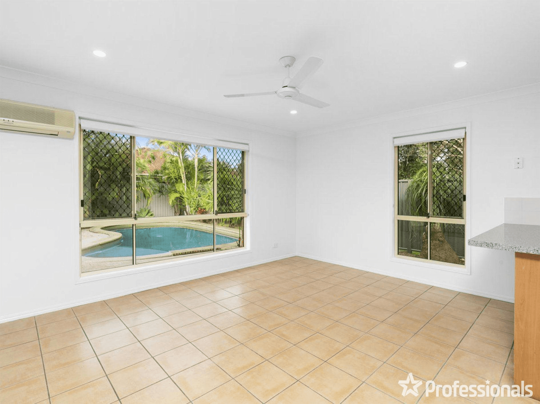 3 Tracey Crescent, VARSITY LAKES, QLD 4227