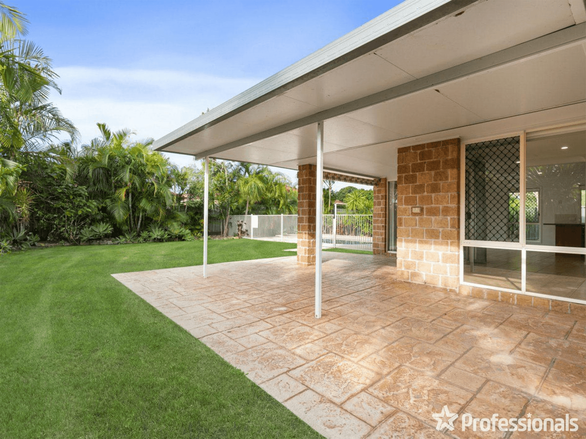 3 Tracey Crescent, VARSITY LAKES, QLD 4227