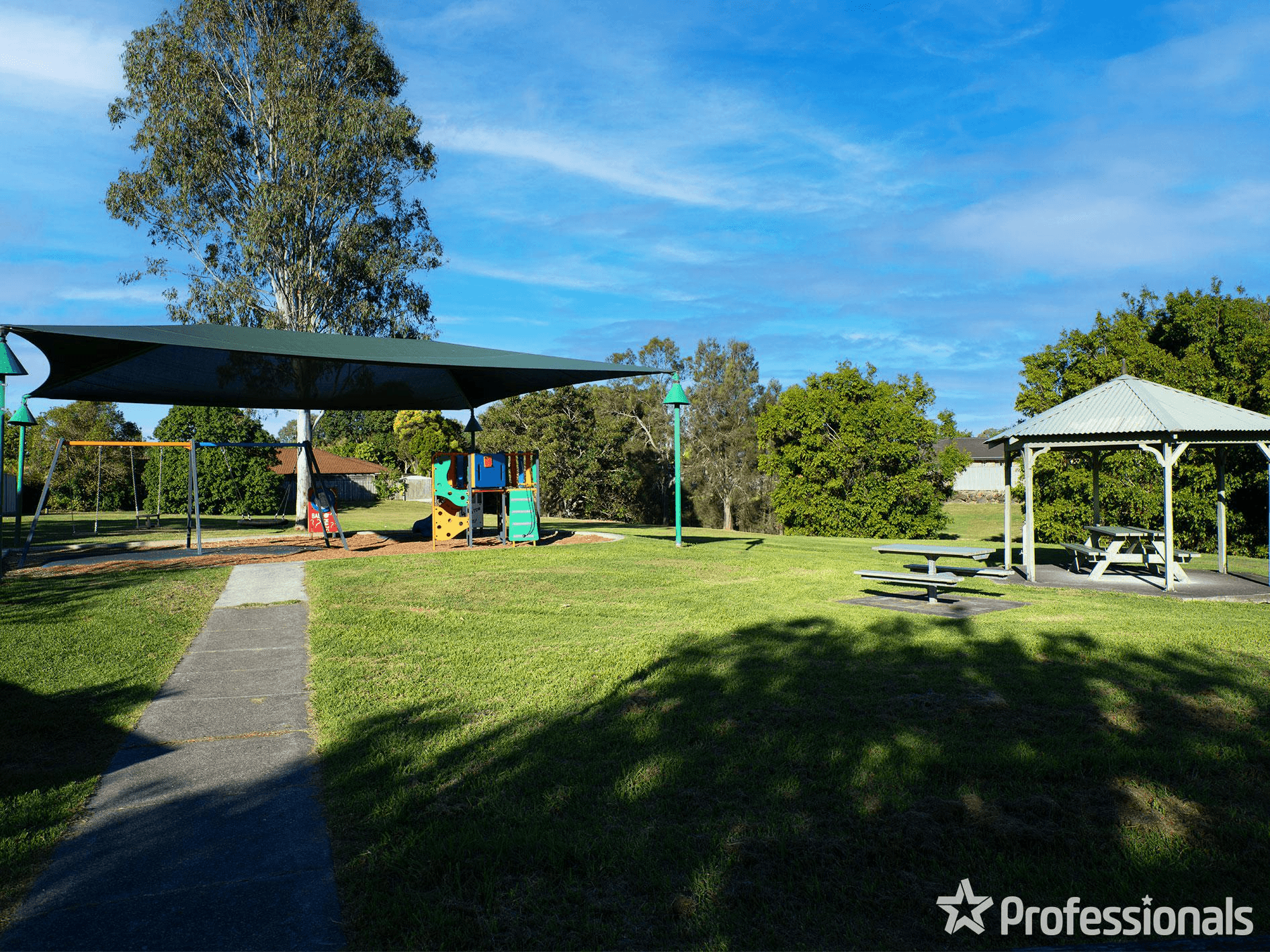 3 Tracey Crescent, VARSITY LAKES, QLD 4227