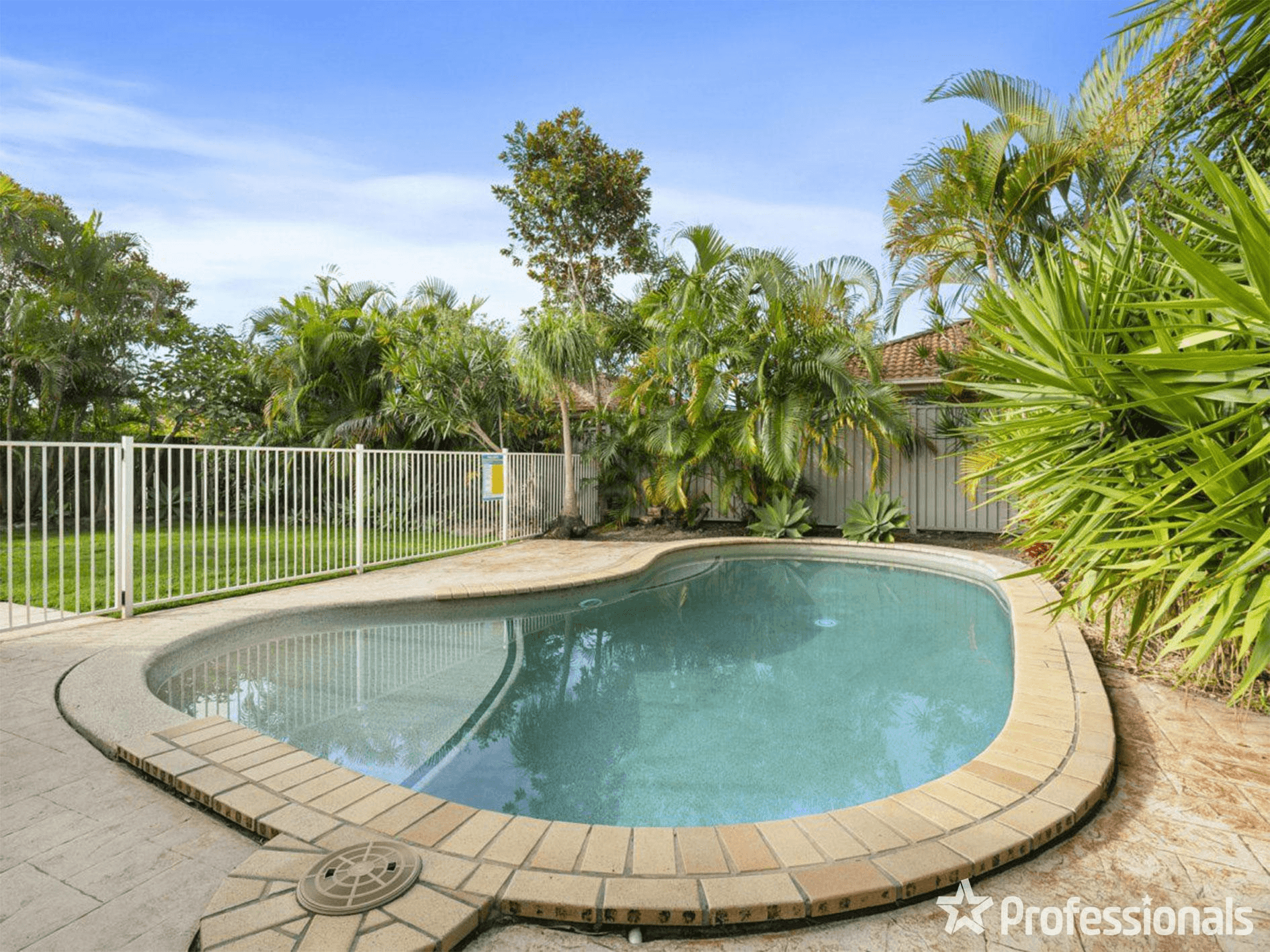 3 Tracey Crescent, VARSITY LAKES, QLD 4227