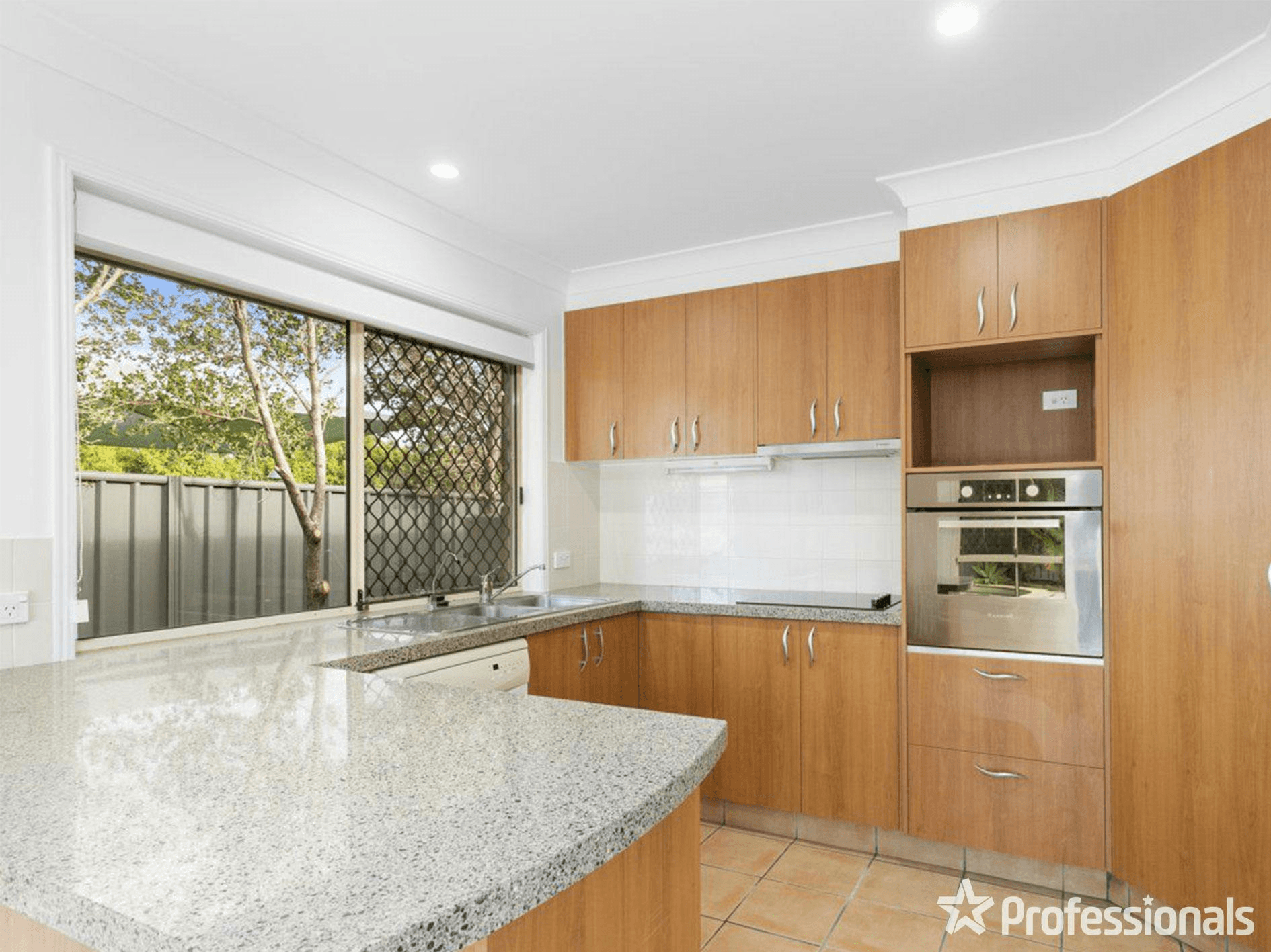 3 Tracey Crescent, VARSITY LAKES, QLD 4227