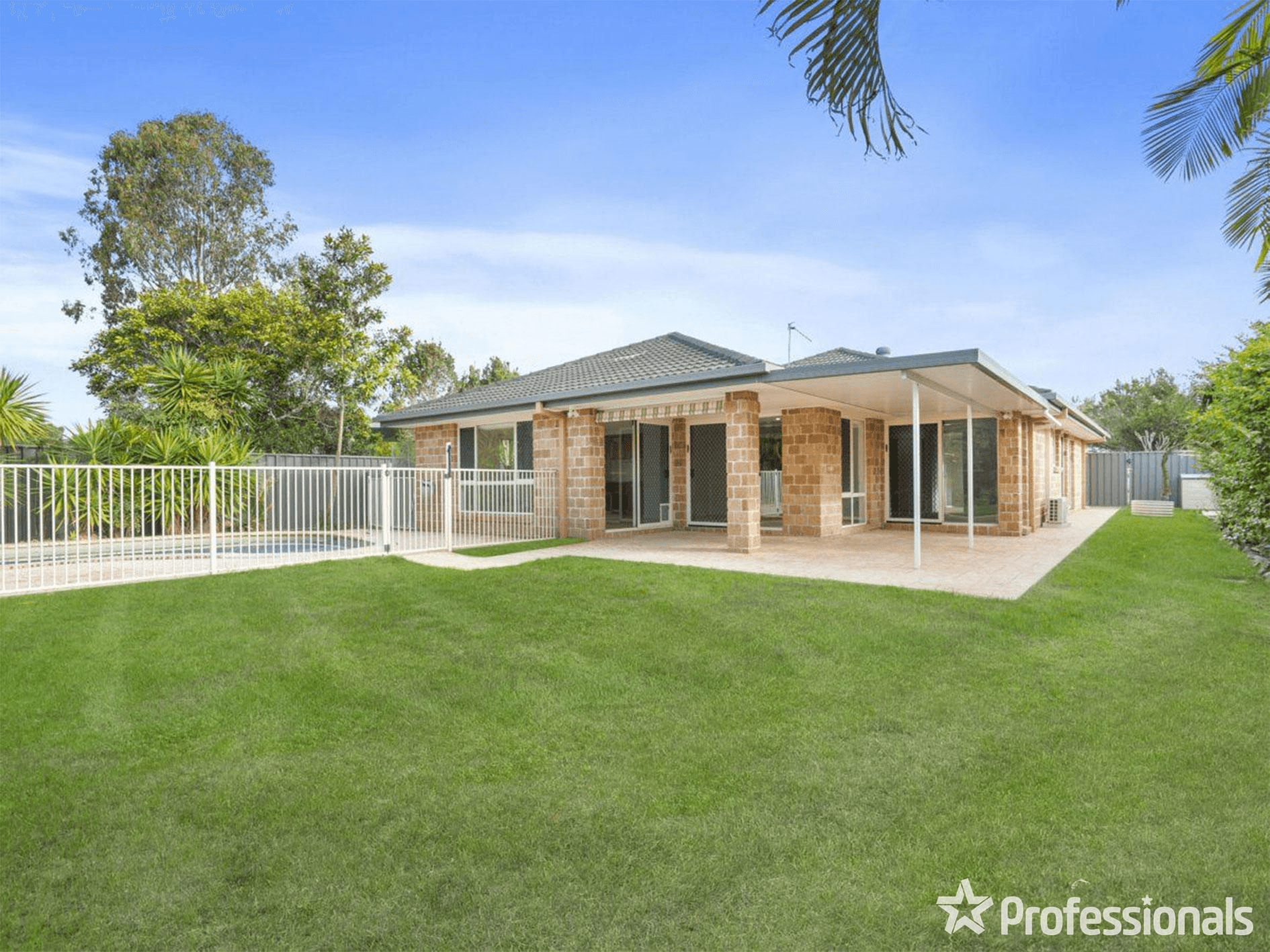 3 Tracey Crescent, VARSITY LAKES, QLD 4227