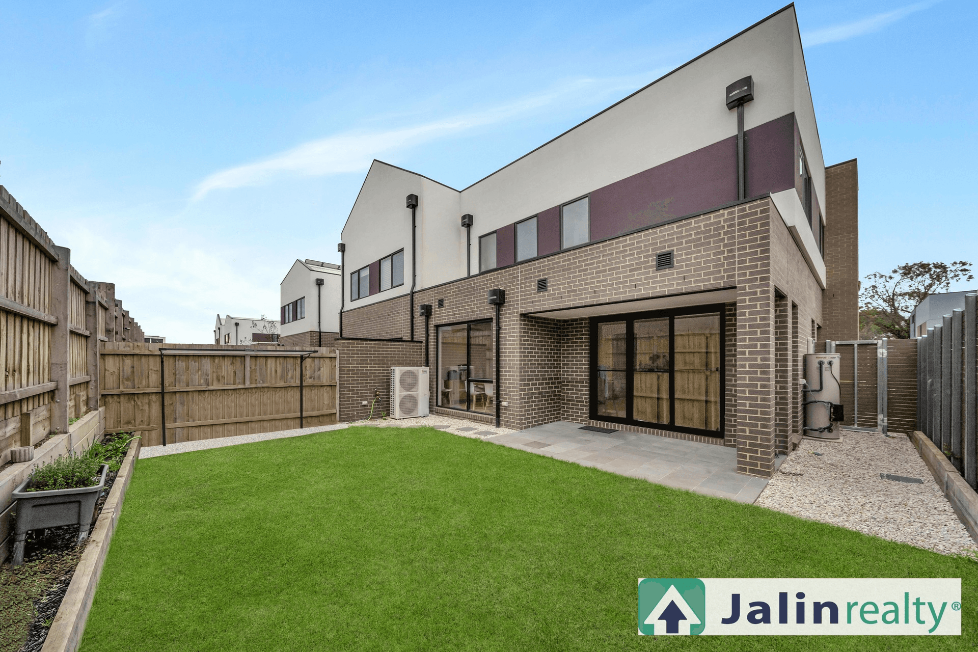 16 Bluestone Avenue, Burwood East, VIC 3151