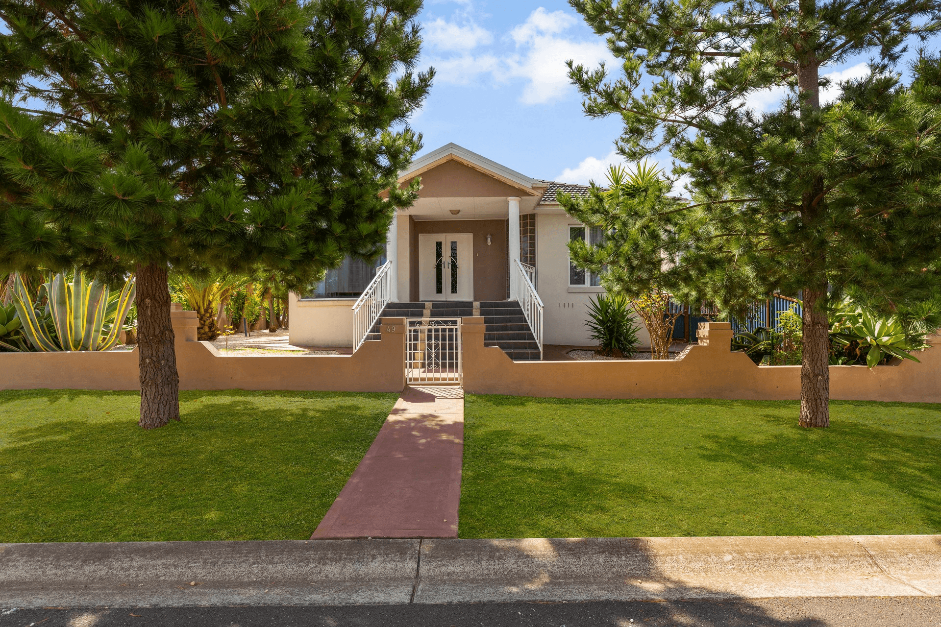 49 Whiteley Parade, Taylors Lakes, VIC 3038