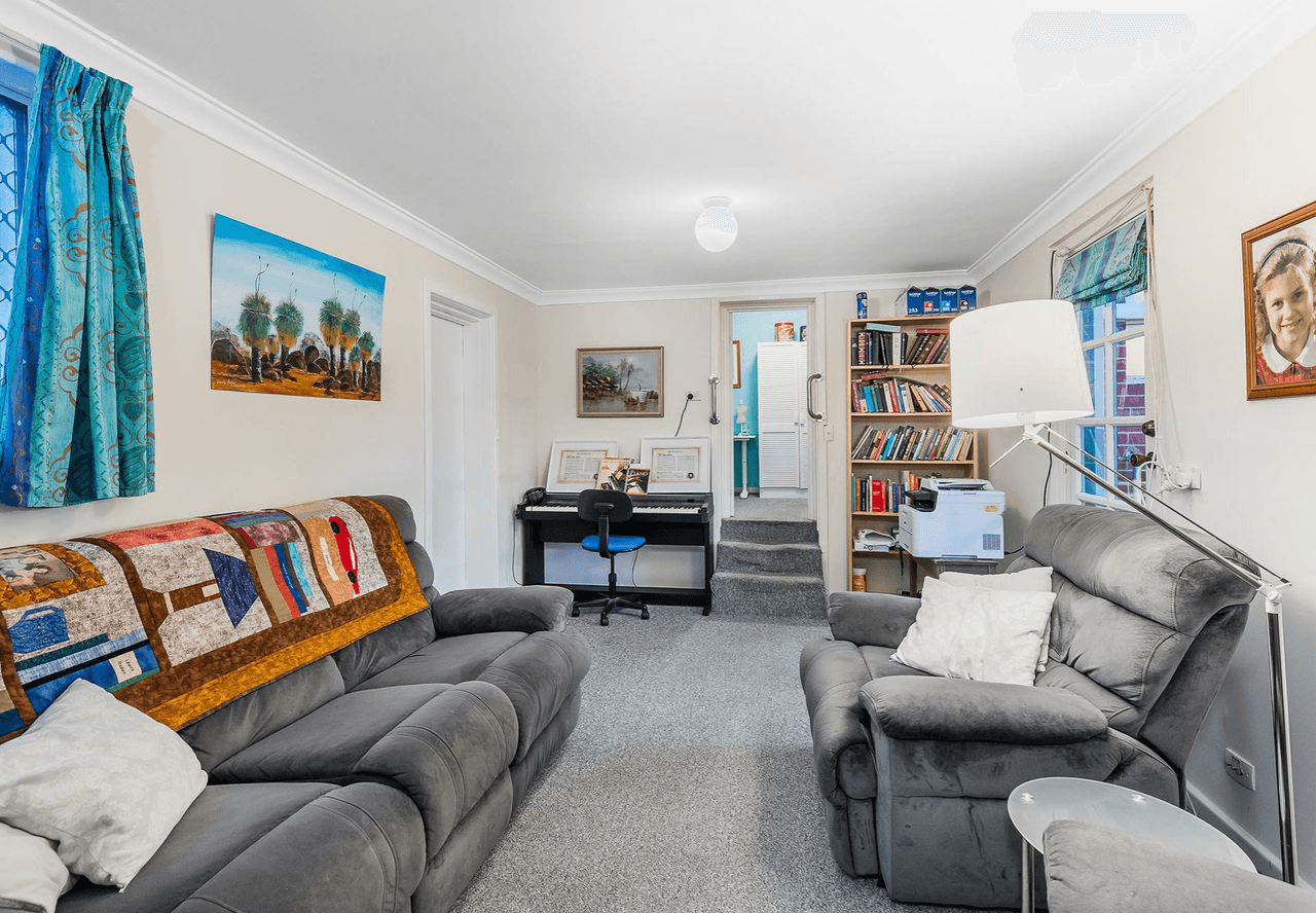 34 Buntine Way, GIRRAWHEEN, WA 6064