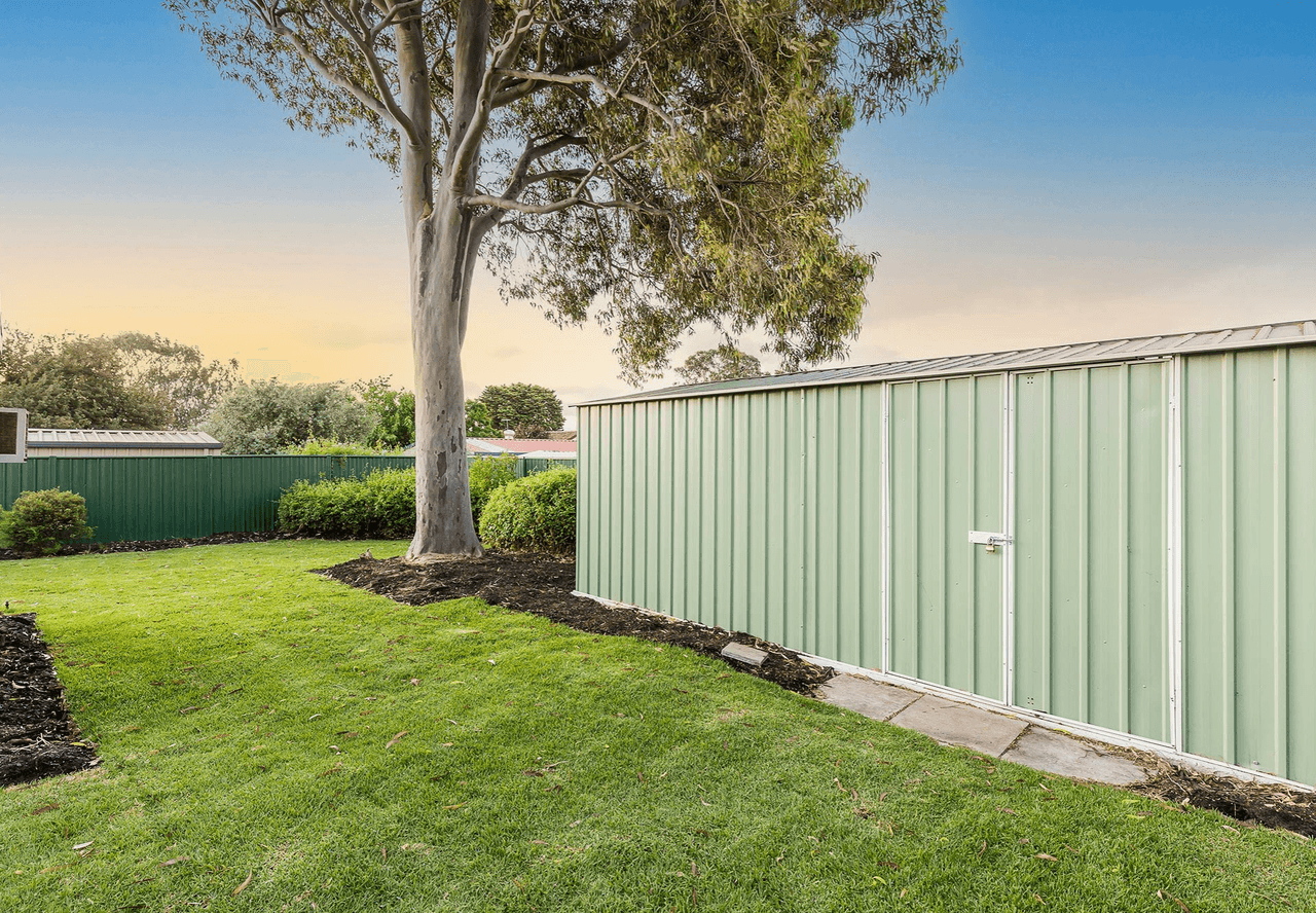 34 Buntine Way, GIRRAWHEEN, WA 6064