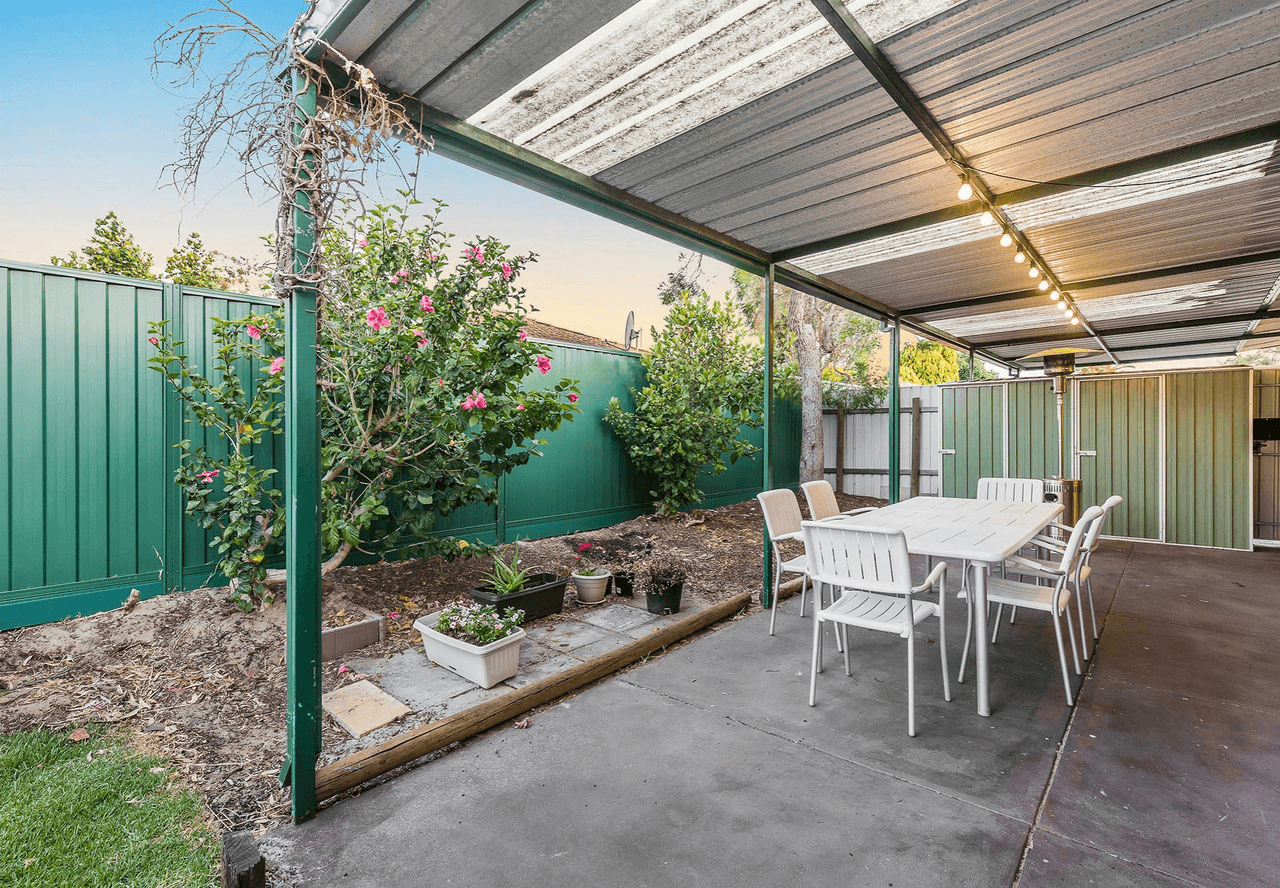 34 Buntine Way, GIRRAWHEEN, WA 6064