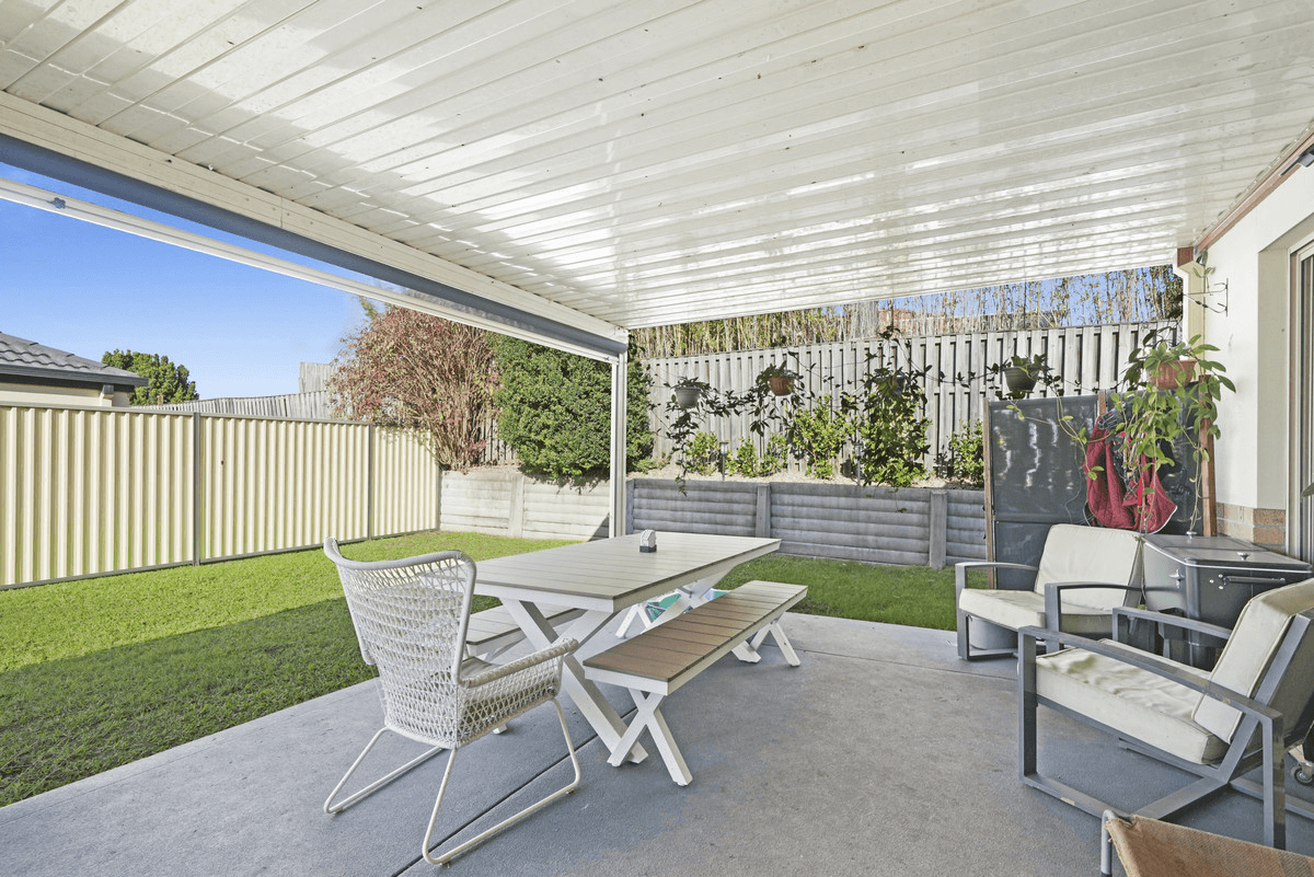 17 Bedivere Drive, ORMEAU, QLD 4208