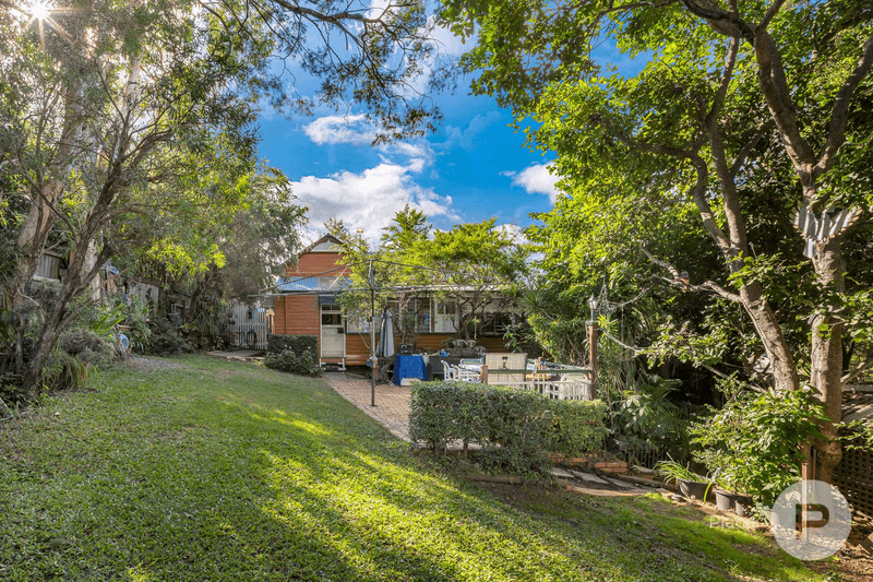 19 Pleasant Street, RED HILL, QLD 4059