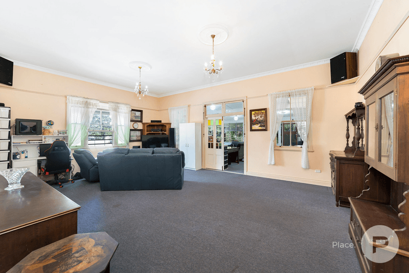 19 Pleasant Street, RED HILL, QLD 4059