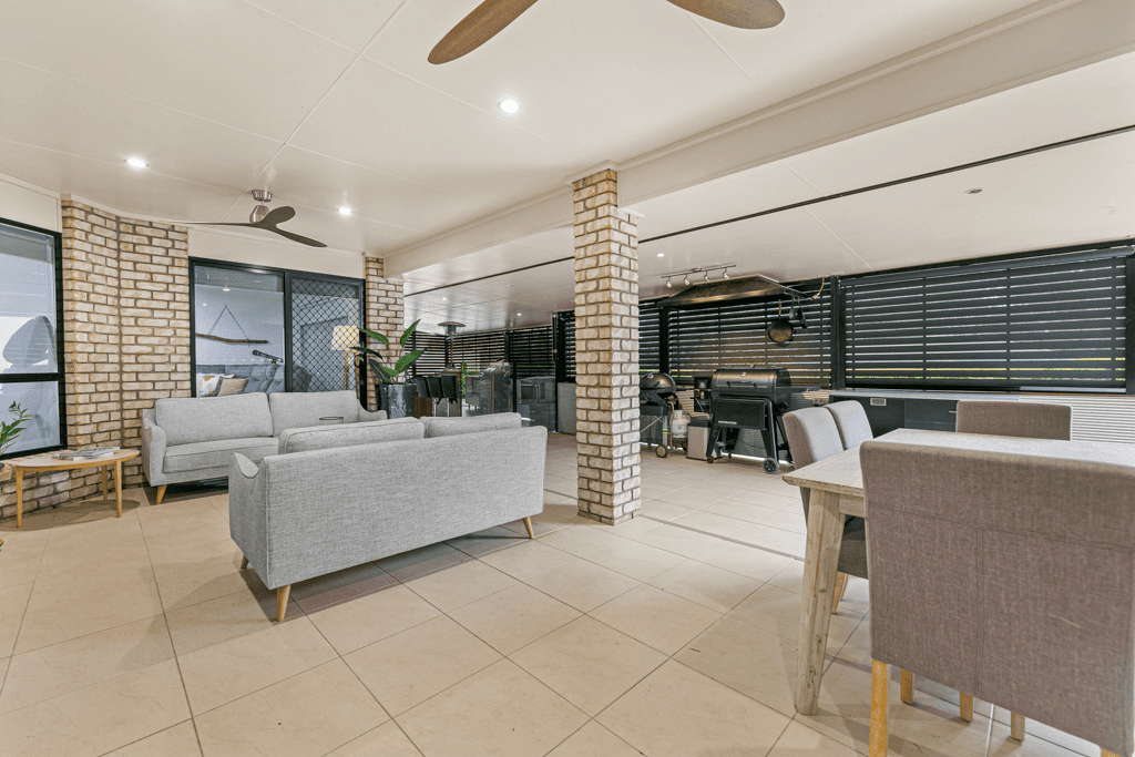 6 Springwater Crescent, MORAYFIELD, QLD 4506