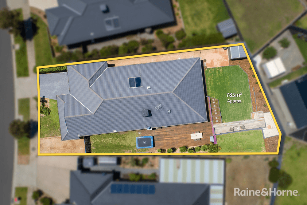 23 Barwick Road, SUNBURY, VIC 3429