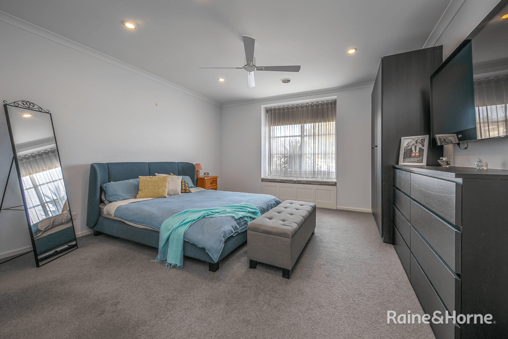 23 Barwick Road, SUNBURY, VIC 3429