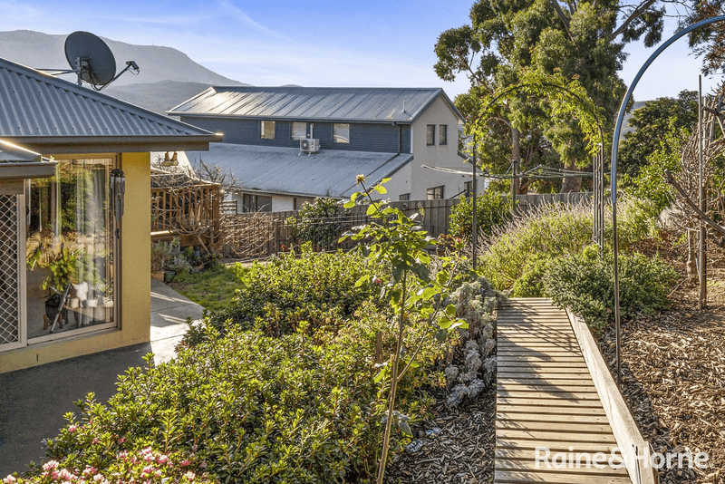 37 Fairview Drive, KINGSTON, TAS 7050