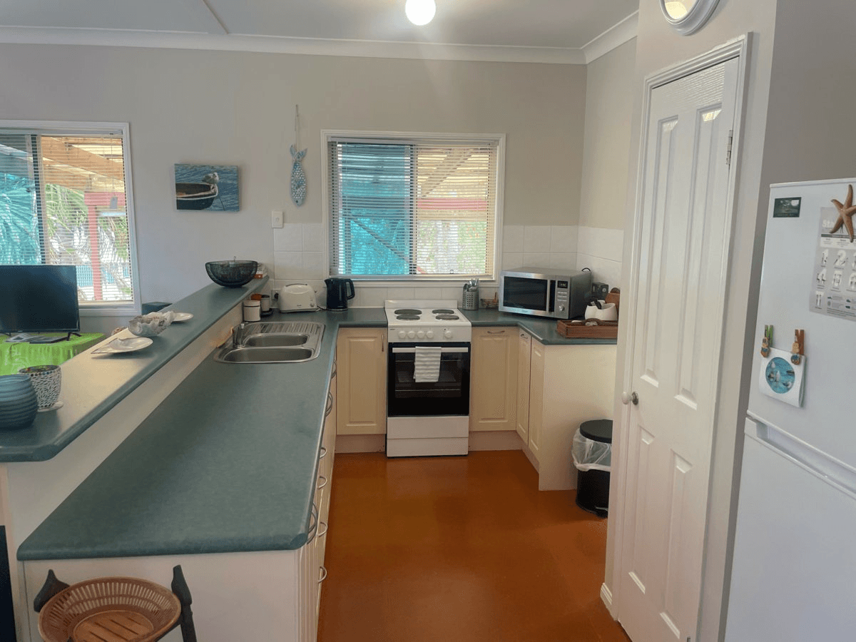 28 Francis Road, MACLEAY ISLAND, QLD 4184