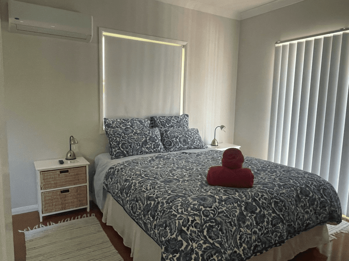 28 Francis Road, MACLEAY ISLAND, QLD 4184