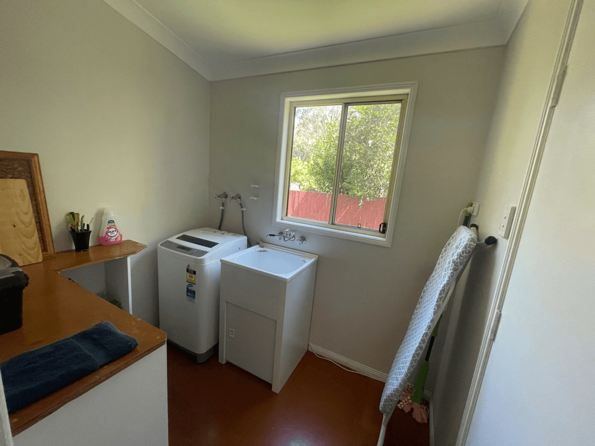 28 Francis Road, MACLEAY ISLAND, QLD 4184